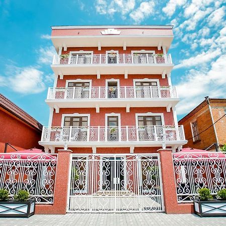 Ainlan Hotel Сухуми Екстериор снимка