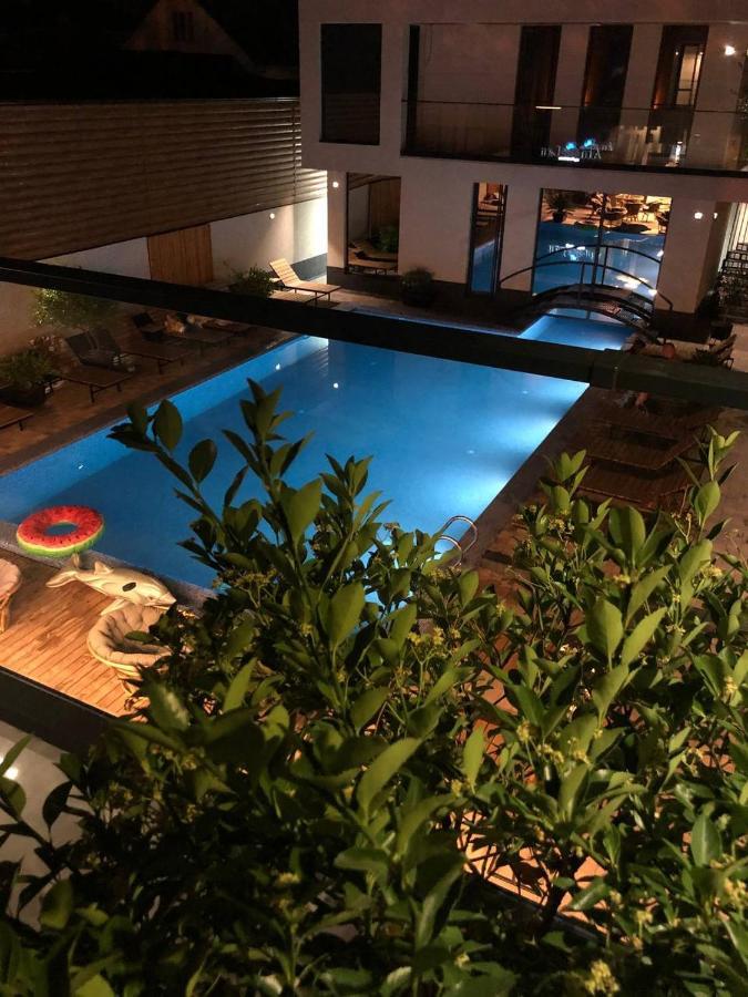 Ainlan Hotel Сухуми Екстериор снимка
