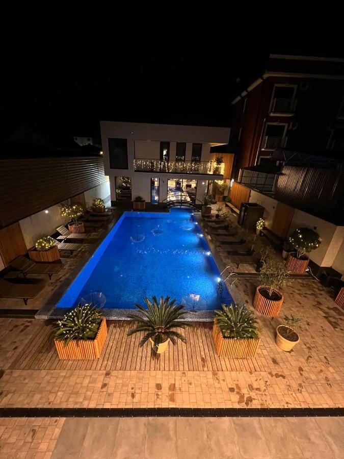 Ainlan Hotel Сухуми Екстериор снимка