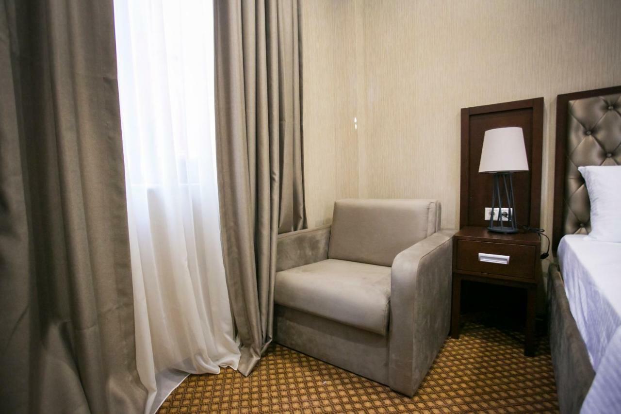 Ainlan Hotel Сухуми Екстериор снимка