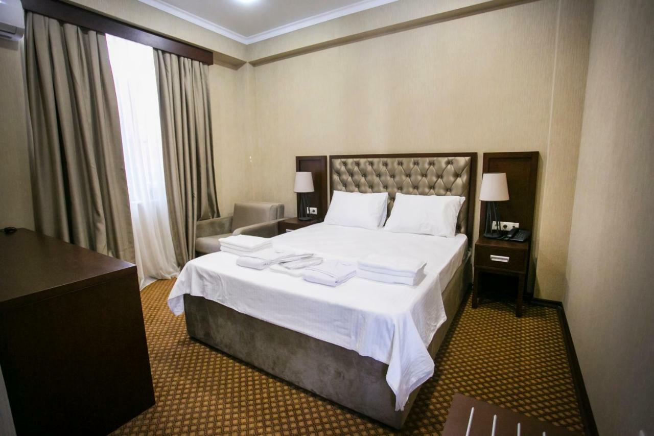 Ainlan Hotel Сухуми Екстериор снимка