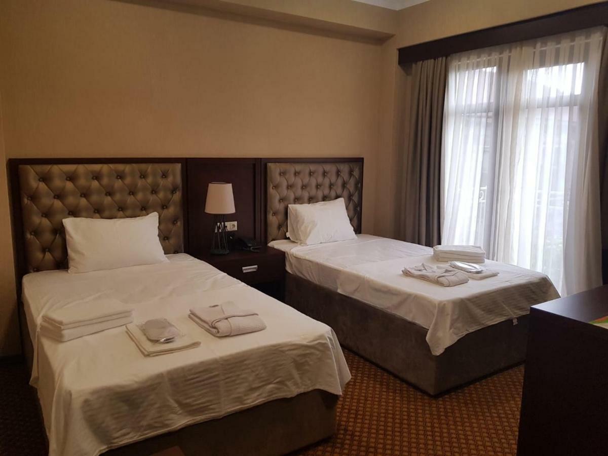 Ainlan Hotel Сухуми Екстериор снимка